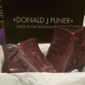 Donald J Pilner Sarra-37 Expresso Pitone Print